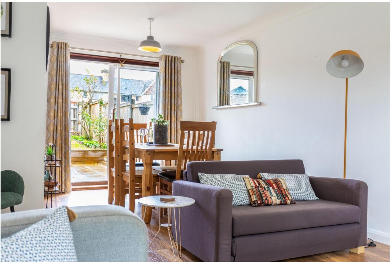 Maunsell House - Lovely Central Home Near Designer Outlets & Town With Parking 애슈퍼드 외부 사진