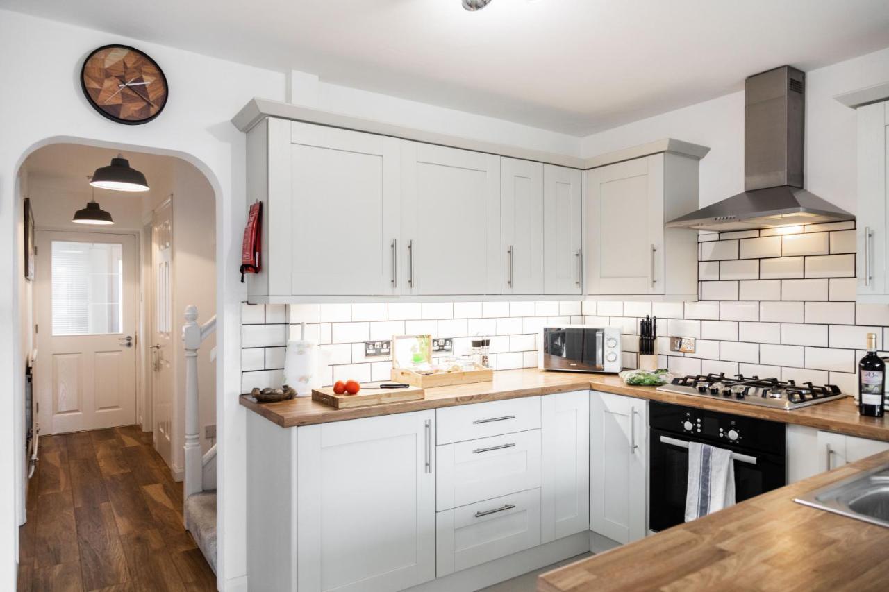 Maunsell House - Lovely Central Home Near Designer Outlets & Town With Parking 애슈퍼드 외부 사진