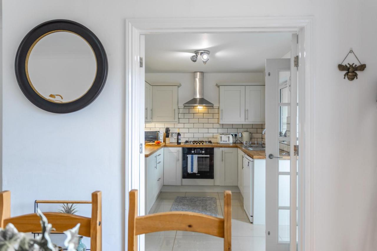 Maunsell House - Lovely Central Home Near Designer Outlets & Town With Parking 애슈퍼드 외부 사진