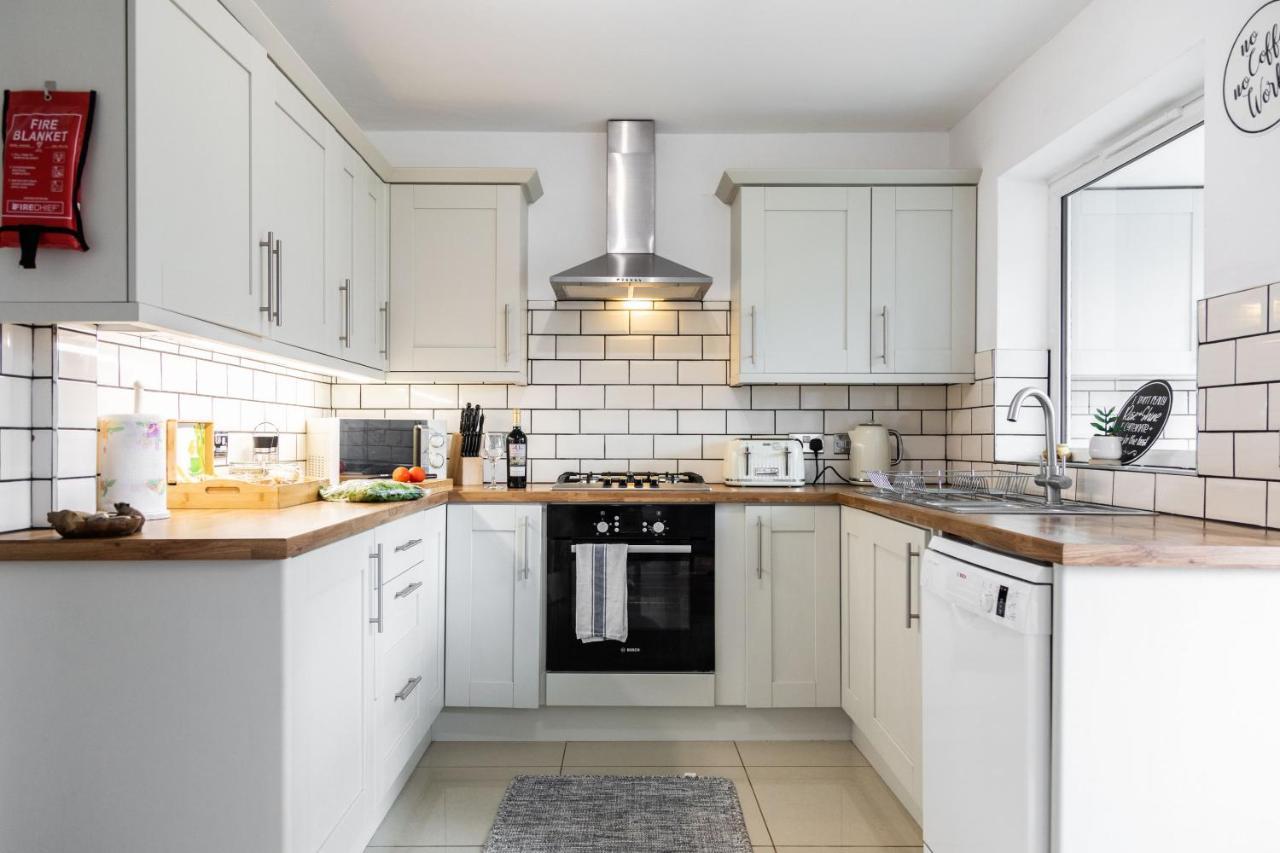 Maunsell House - Lovely Central Home Near Designer Outlets & Town With Parking 애슈퍼드 외부 사진