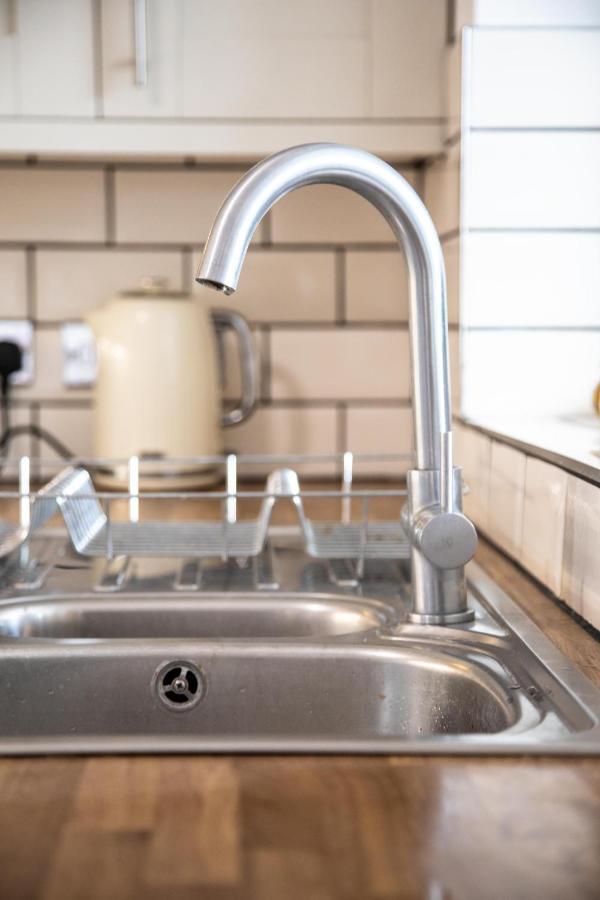 Maunsell House - Lovely Central Home Near Designer Outlets & Town With Parking 애슈퍼드 외부 사진